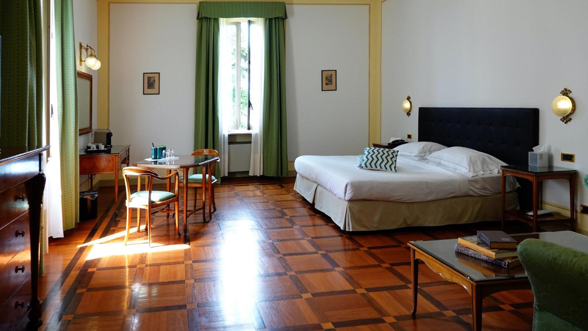 Hotel Villa La Bollina แซร์ราวัลเล สกรีเวีย ภายนอก รูปภาพ