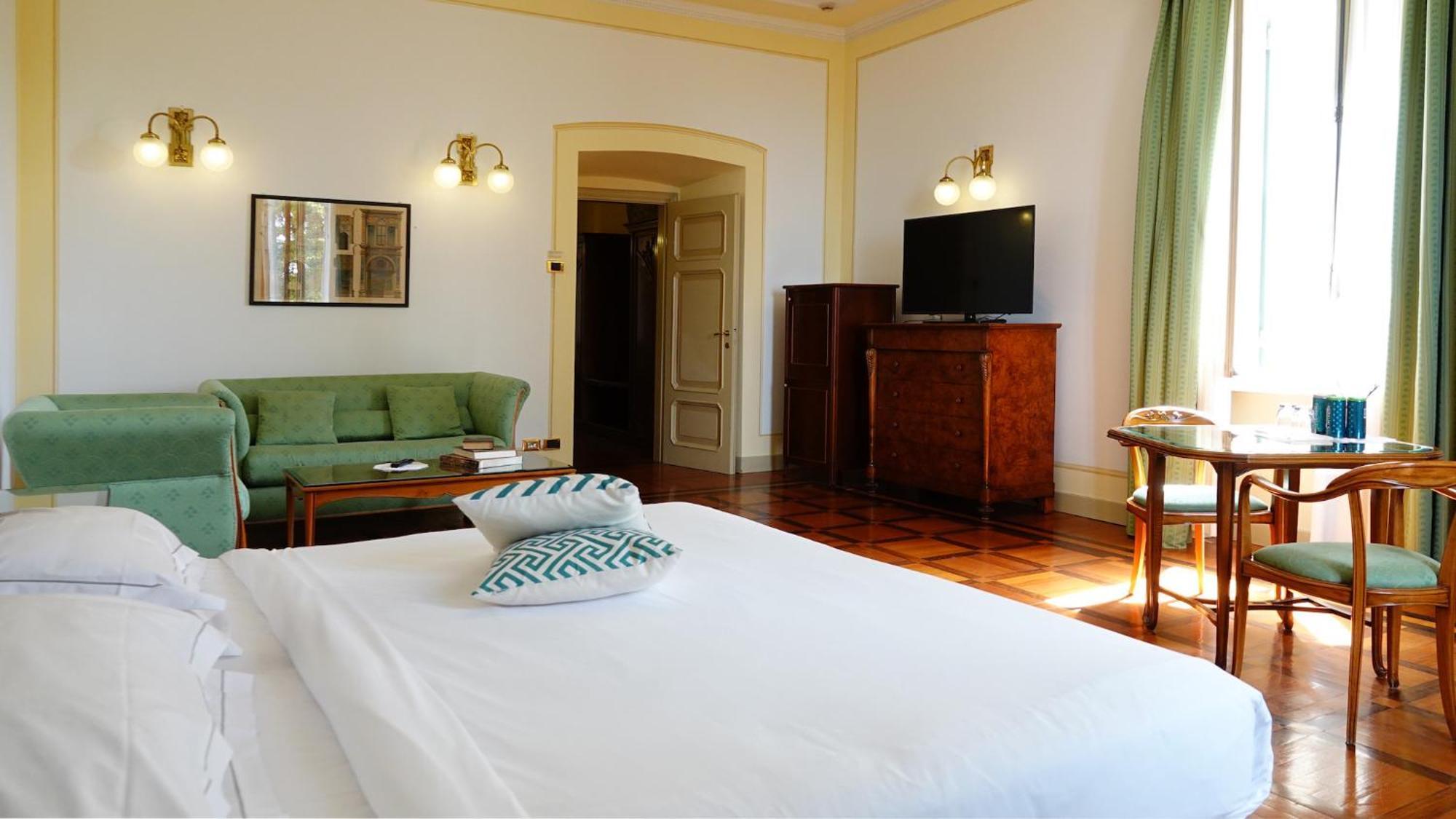 Hotel Villa La Bollina แซร์ราวัลเล สกรีเวีย ภายนอก รูปภาพ